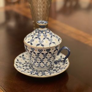 Bombay Co Vintage Blue/Gold Tea Cup with Lid and Saucer.